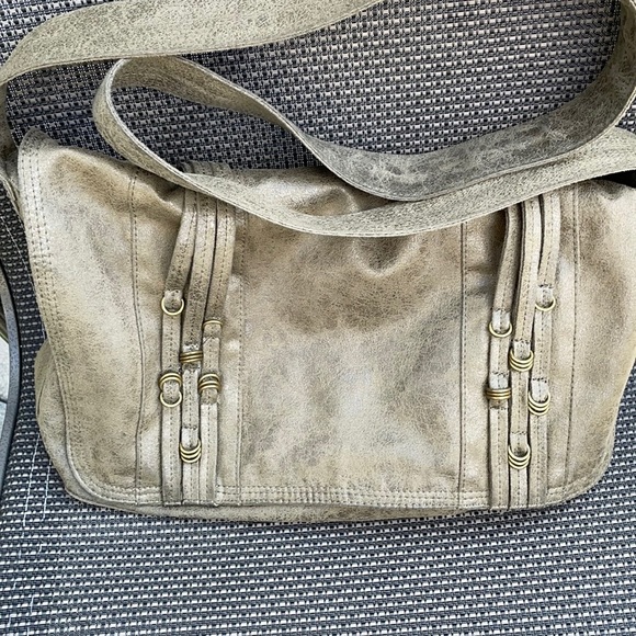 Matt & Nat khaki vegan leather messenger bag - Picture 2 of 7